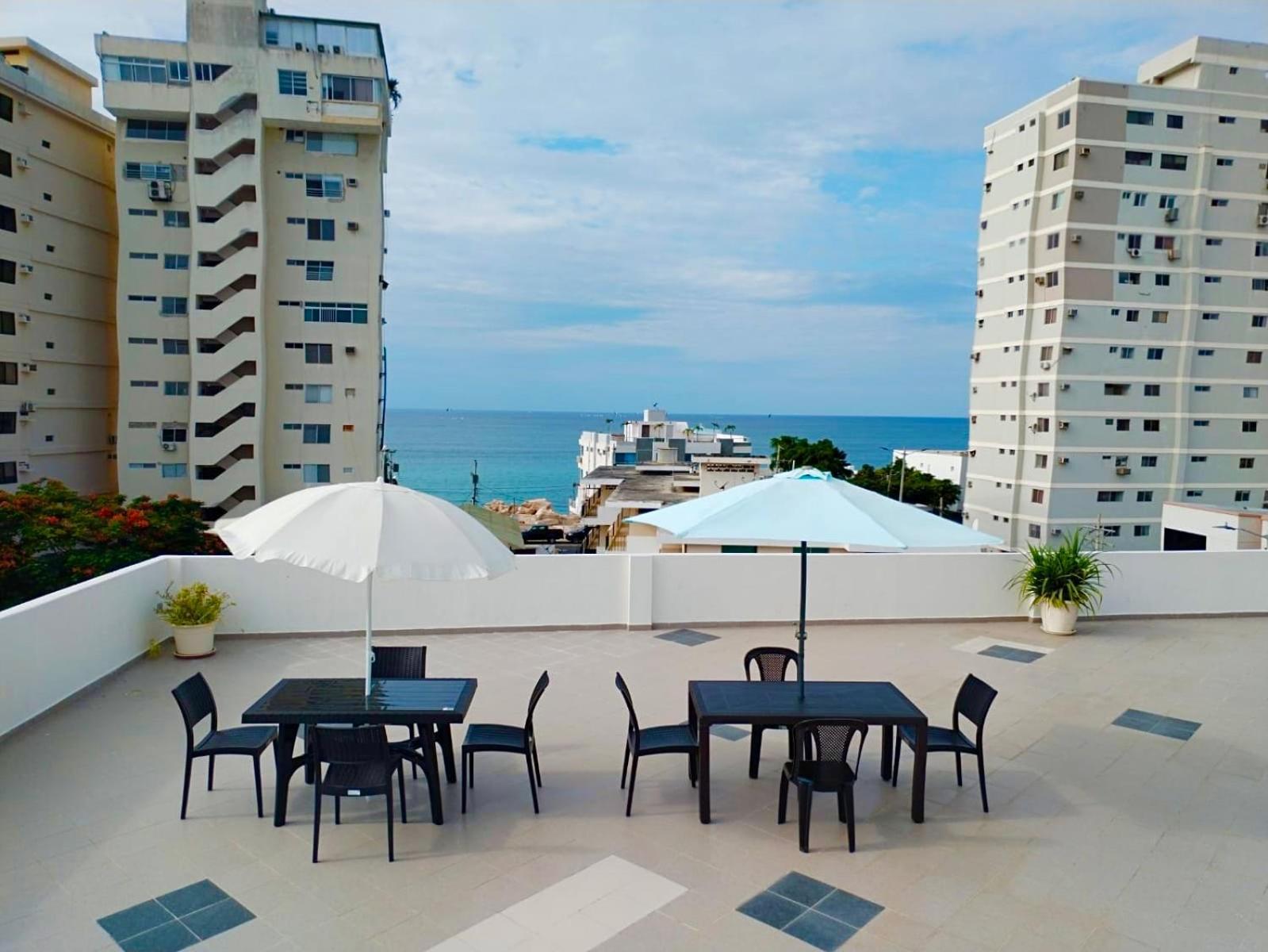 Alojate A Una Calle De La Playa Y Malecon Salinas  Esterno foto