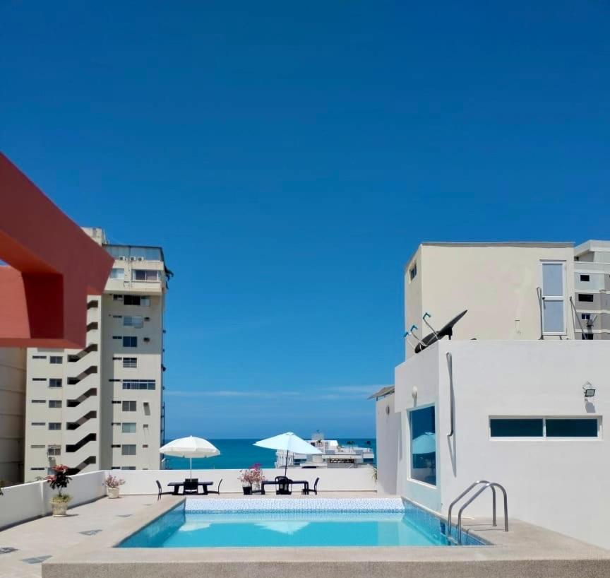 Alojate A Una Calle De La Playa Y Malecon Salinas  Esterno foto